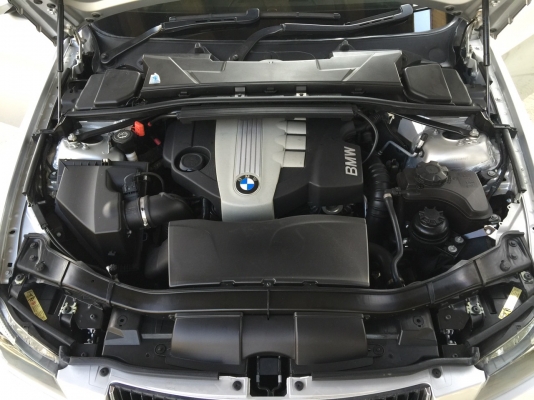 BMW 320D ปี 2009 มือเดียวออกศูนย์ไทย รถสวยมาก ไมล์แท้ใช้น้อย 73.xxx ก.ม อุปกรณ์ครบเอกสารพร้อมโอน