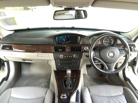 BMW 320D ปี 2009 มือเดียวออกศูนย์ไทย รถสวยมาก ไมล์แท้ใช้น้อย 73.xxx ก.ม อุปกรณ์ครบเอกสารพร้อมโอน