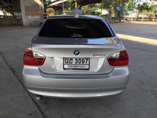 BMW 320D ปี 2009 มือเดียวออกศูนย์ไทย รถสวยมาก ไมล์แท้ใช้น้อย 73.xxx ก.ม อุปกรณ์ครบเอกสารพร้อมโอน