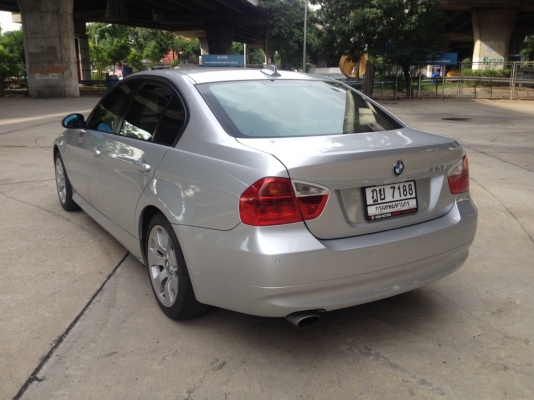 ฺBMW 320i ปี 2010 มือเดียวออกศูนย์ไทย รถสวยกริ๊บ อุปกรณ์ครบเอกสารพร้อมโอน