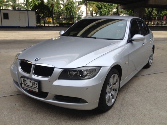 ฺBMW 320i ปี 2010 มือเดียวออกศูนย์ไทย รถสวยกริ๊บ อุปกรณ์ครบเอกสารพร้อมโอน