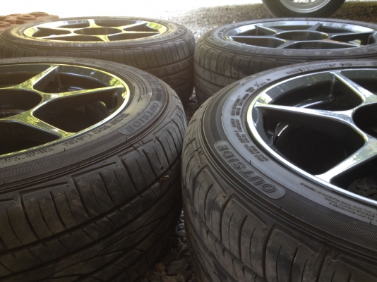 ขายล้อแม็ก P1 ขอบ 15 พร้อมยาง 195 55 15 ปี 15 กว้าง 7 ขายล้อแม็ก P1 ขอบ 15 พร้อมยาง 195 55 15 ปี 15 กว้าง 7