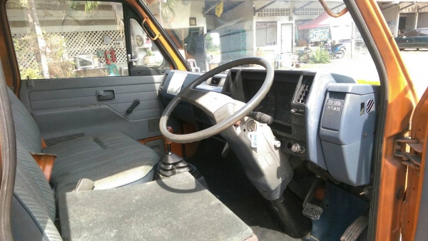 รถบรรทุก6ล้อ อีซูซุNKR55