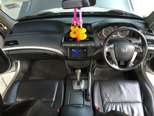 Honda Accord 2.0E ปี 2011 รถมือเดียวสภาพพร้อมใช้งาน อุปกรณ์ครบ เอกสารพร้อมโอน