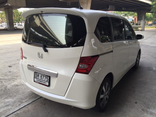 Honda Freed 1.5E ปี 2011 รถมือเดียวสวยกริ๊บ ไม่เคยเชี่ยวชน ประวัติดี อุปกรณ์ครบ พร้อมโอน