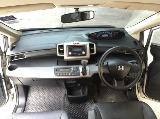 Honda Freed 1.5E ปี 2011 รถมือเดียวสวยกริ๊บ ไม่เคยเชี่ยวชน ประวัติดี อุปกรณ์ครบ พร้อมโอน