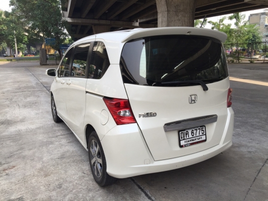 Honda Freed 1.5E ปี 2011 รถมือเดียวสวยกริ๊บ ไม่เคยเชี่ยวชน ประวัติดี อุปกรณ์ครบ พร้อมโอน