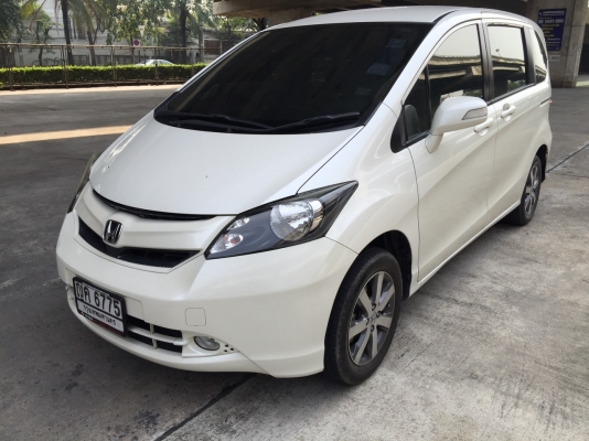 Honda Freed 1.5E ปี 2011 รถมือเดียวสวยกริ๊บ ไม่เคยเชี่ยวชน ประวัติดี อุปกรณ์ครบ พร้อมโอน