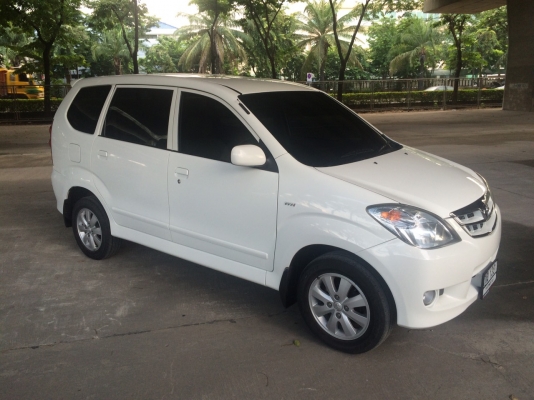 Toyota Avanza 1.5 E ปี 2011 รถมือเดียว ไม่เคยเชี่ยวชน ประวัติดี อุปกรณ์ครบ พร้อมโอน