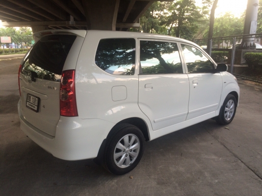 Toyota Avanza 1.5 E ปี 2011 รถมือเดียว ไม่เคยเชี่ยวชน ประวัติดี อุปกรณ์ครบ พร้อมโอน