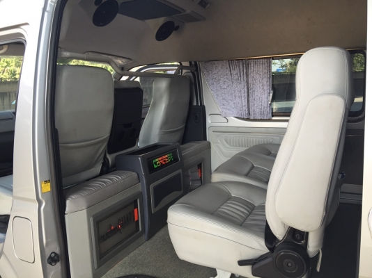 Toyota Commuter 2.7 ปี 2011 หลังคาสูง รถมือเดียวป้ายแดงชัดๆ ไมล์แท้วิ่งน้อยมาก 8.xxx ก.ม อุปกรณ์ครบเอกสารพร้อมโอน Toyota Commuter 2.7 ปี 2011 หลังคาสูง รถมือเดียวป้ายแดงชัดๆ ไมล์แท้วิ่งน้อยมาก 8.xxx ก.ม อุปกรณ์ครบเอกสารพร้อมโอน