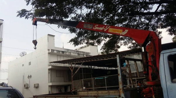 รถหกล้อ isuzu NPR รถห้างแท้ เครื่อง 120 พร้อมเครน ยูนิต 3 ตัน ท้องแบน  เครื่องดีคันซีสวย รถพร้อมใช้งาน เอกสารพร้อมโอน