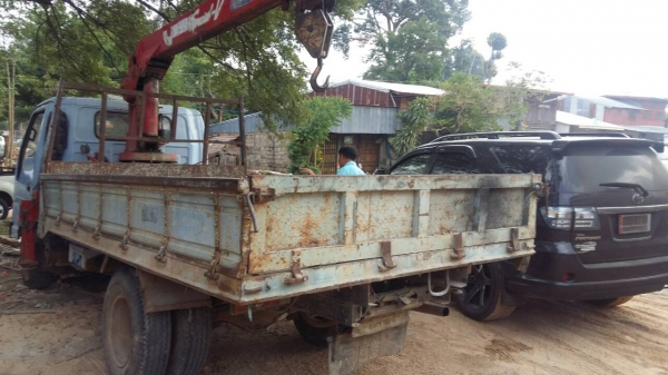 รถหกล้อ isuzu NPR รถห้างแท้ เครื่อง 120 พร้อมเครน ยูนิต 3 ตัน ท้องแบน  เครื่องดีคันซีสวย รถพร้อมใช้งาน เอกสารพร้อมโอน