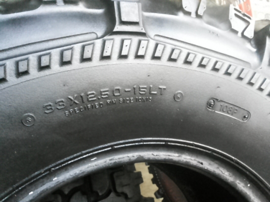 ยางsuperswampet33"/12..5/15 ดอกลึก18มิล ยางsuperswampet33"/12..5/15 ดอกลึก18มิล