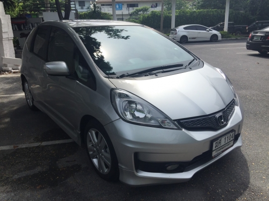 ท็อปสุด Honda Jazz 1.5SV Japan ปี 2012 ตัวนอกนำเข้าจากญี่ปุ่นทั้งคัน ออฟชั่นเต็ม อุปกรณ์ครบเอกสารพร้อมโอน