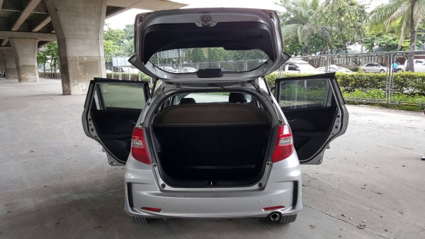 ท็อปสุด Honda Jazz 1.5SV Japan ปี 2012 ตัวนอกนำเข้าจากญี่ปุ่นทั้งคัน ออฟชั่นเต็ม อุปกรณ์ครบเอกสารพร้อมโอน