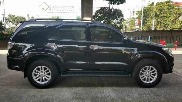 ท็อปสุด Toyota Fortuner 3.0V 4WD ปี 2012 รถมือเดียวสภาพป้ายแดง ไมล์แท้ 63.xxx อุปกรณ์ครบ พร้อมโอน