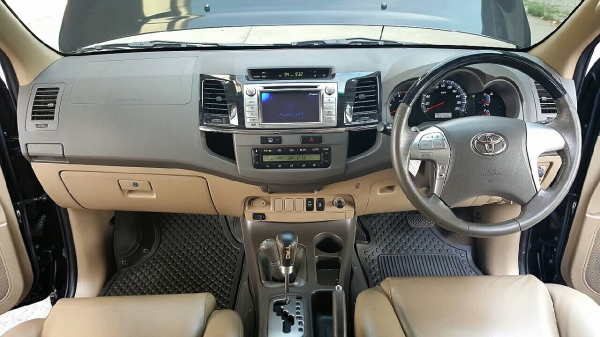 ท็อปสุด Toyota Fortuner 3.0V 4WD ปี 2012 รถมือเดียวสภาพป้ายแดง ไมล์แท้ 63.xxx อุปกรณ์ครบ พร้อมโอน
