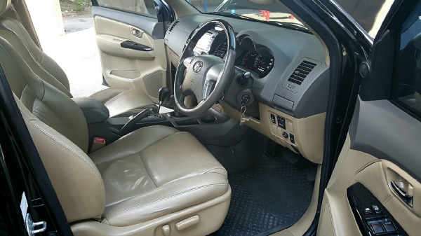 ท็อปสุด Toyota Fortuner 3.0V 4WD ปี 2012 รถมือเดียวสภาพป้ายแดง ไมล์แท้ 63.xxx อุปกรณ์ครบ พร้อมโอน