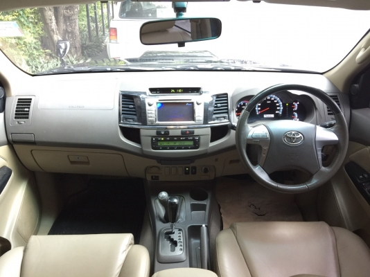 Fortuner 3.0 v ปี 2012 รถมือเดียวสวยจัด ไมล์วิ่งน้อย มาดูตัวจริงแล้วรับรองไม่ผิดหวัง