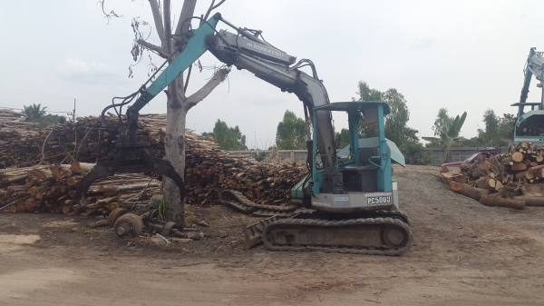 ขาย Komatsu PC50UU-1 พร้อมมือคีบไม้