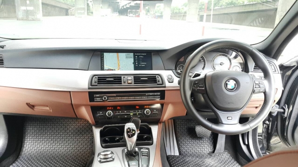 BMW 520-D Touring ปี 2014 ( รถศูนย์ BM Thailand ) มือเดียวป้ายแดง มี BSI ไมล์แท้ 76.xxx ก.ม อุปกรณ์ครบ พร้อมโอน