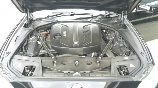 BMW 520-D Touring ปี 2014 ( รถศูนย์ BM Thailand ) มือเดียวป้ายแดง มี BSI ไมล์แท้ 76.xxx ก.ม อุปกรณ์ครบ พร้อมโอน