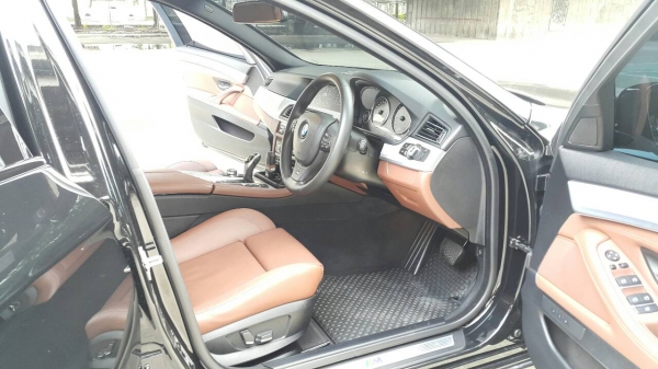 BMW 520-D Touring ปี 2014 ( รถศูนย์ BM Thailand ) มือเดียวป้ายแดง มี BSI ไมล์แท้ 76.xxx ก.ม อุปกรณ์ครบ พร้อมโอน