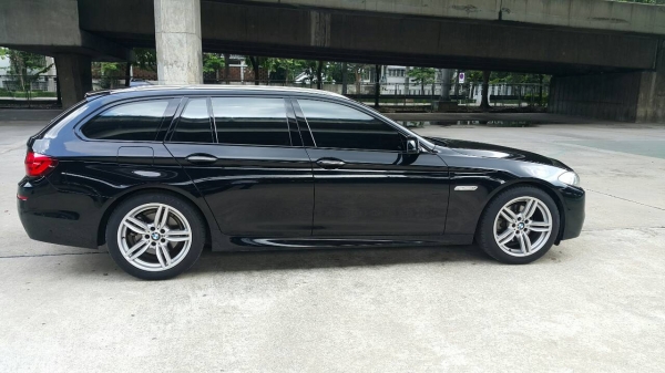 BMW 520-D Touring ปี 2014 ( รถศูนย์ BM Thailand ) มือเดียวป้ายแดง มี BSI ไมล์แท้ 76.xxx ก.ม อุปกรณ์ครบ พร้อมโอน