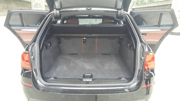BMW 520-D Touring ปี 2014 ( รถศูนย์ BM Thailand ) มือเดียวป้ายแดง มี BSI ไมล์แท้ 76.xxx ก.ม อุปกรณ์ครบ พร้อมโอน