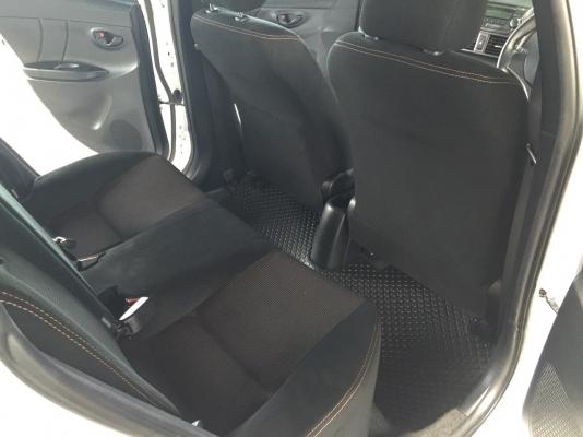 Toyota Yaris 1.2E ปี 2014 รถมือเดียว ไมล์แท้วิ่งน้อย 17.xxx กม สภาพป้ายแดง อุปกรณ์ครบ เอกสารพร้อมโอน