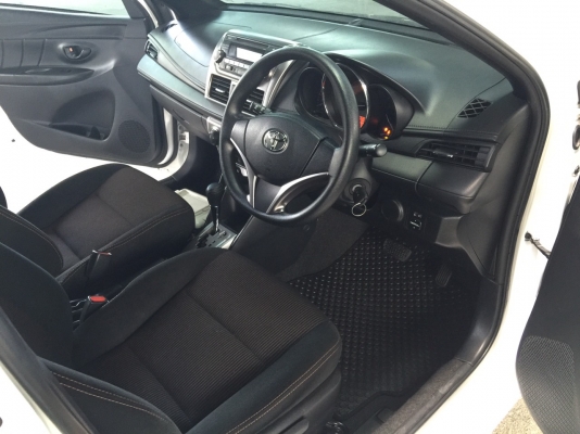 Toyota Yaris 1.2E ปี 2014 รถมือเดียว ไมล์แท้วิ่งน้อย 17.xxx กม สภาพป้ายแดง อุปกรณ์ครบ เอกสารพร้อมโอน