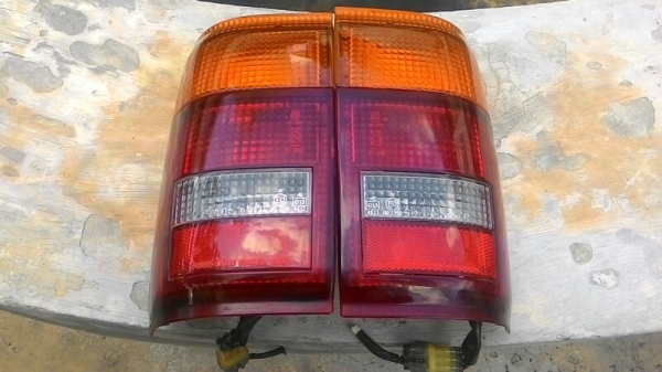 ขายไฟท้าย toyota surf