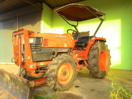 ขายรถไถ KUBOTA L3408 รถไร่สภาพเดิมๆ แถมดันหน้าช้างและผานพรวนดิน  ราคา 200,000   รถอยู่ อ.แกลง ระยอง  มีรถขนส่งบริการทั่วไทย  และยังมีอีกหลายรุ่นให้เลือก  สนใจสอบถามได้ DC Tractor Rayong =0818618678,0899347475  id line=0818618678 ,,,    id line=carbonthai
