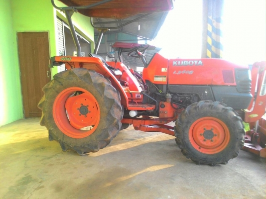 ขายรถไถ KUBOTA L3408 รถไร่สภาพเดิมๆ แถมดันหน้าช้างและผานพรวนดิน  ราคา 200,000   รถอยู่ อ.แกลง ระยอง  มีรถขนส่งบริการทั่วไทย  และยังมีอีกหลายรุ่นให้เลือก  สนใจสอบถามได้ DC Tractor Rayong =0818618678,0899347475  id line=0818618678 ,,,    id line=carbonthai