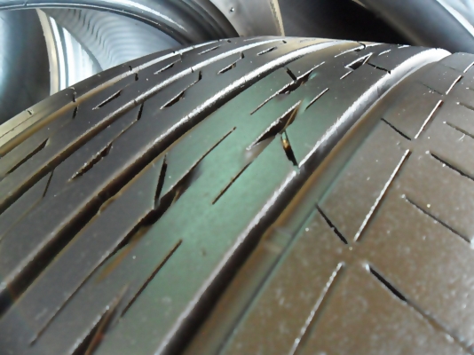 ยางขอบ17  บริดสโตน 225-50-R17ลงพื้นปลายปี14 (4เส้น 4,800)