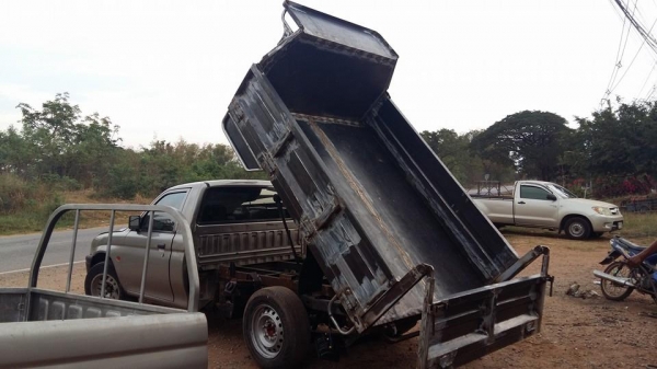 ปิคอัฟดั้มพ์ มิตซูบิชิสตาร์ด้า ติดดั้มพ์ ** รับต่อดั้มพ์รถปิคอัฟ รถกระบะ รถหกล้อ รถสิบล้อ รถอีแต๋น** ใช้งานหลากหลาย บรรทุกสี่ตันได้สะบายๆ สนใจโทร 081 074 5778 ลุงโหนกรับสาย