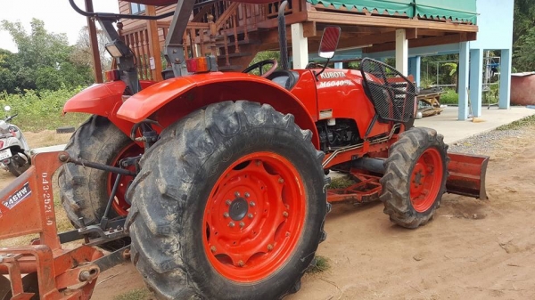 ขาย แทรกเตอร์ KUBOTA M6040 สภาพเดิมๆสดๆ อุปกรณ์ครบ