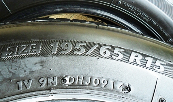 ยางขอบ15  บริดสโตน195-65-R15 ลงพื้นปี14 (4เส้น3,800)