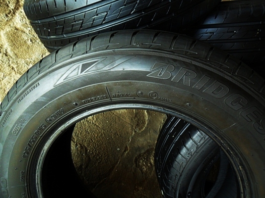 ยางขอบ15  บริดสโตน195-65-R15 ลงพื้นปี14 (4เส้น3,800)