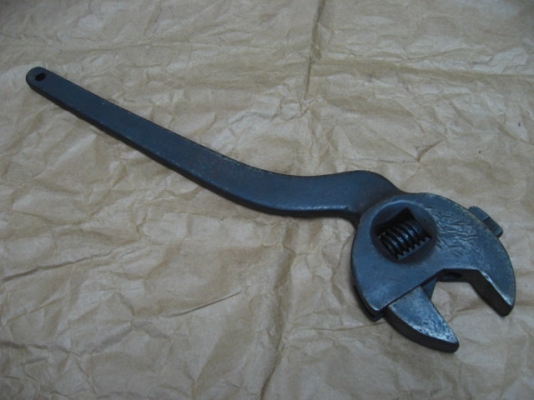 ประแจทรงสเปิร์ม งานเก่า