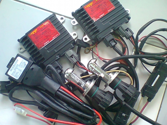 ไฟ XENON แท้ๆ MADE IN JAPAN H4 ไฟ XENON แท้ๆ MADE IN JAPAN H4
