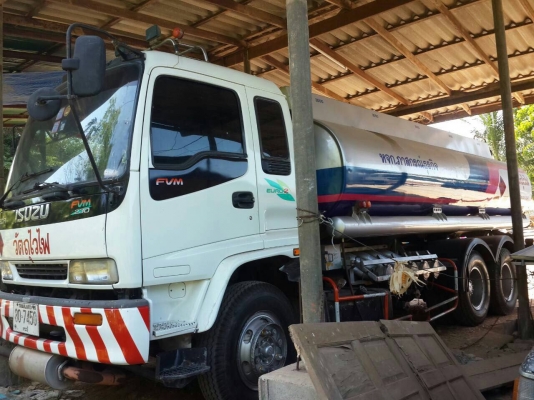 รถน้ำมันisuzu 10ล้อ ติดต่อ080-1405528