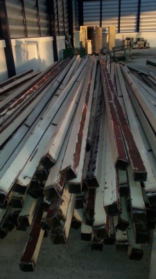 ชายเหล็กกล่อง 3x3 นิ้วยาว 4 เมตร 6 เมตรเหล็กฉาก3 นิ้ว6 เมตรโลละ 15 บาท