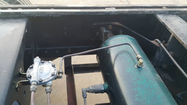 ขายด่วนสิบล้อสองเพลาหัวคัสซี 1Jสมอทองเครื่อง260แรงปี45 สภาพสวยพร้อมใช้