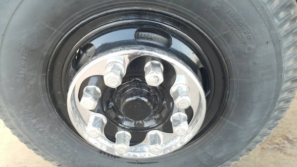 ขายด่วนสิบล้อสองเพลาหัวคัสซี 1Jสมอทองเครื่อง260แรงปี45 สภาพสวยพร้อมใช้