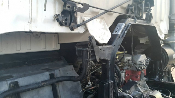 ขายด่วนสิบล้อสองเพลาหัวคัสซี 1Jสมอทองเครื่อง260แรงปี45 สภาพสวยพร้อมใช้