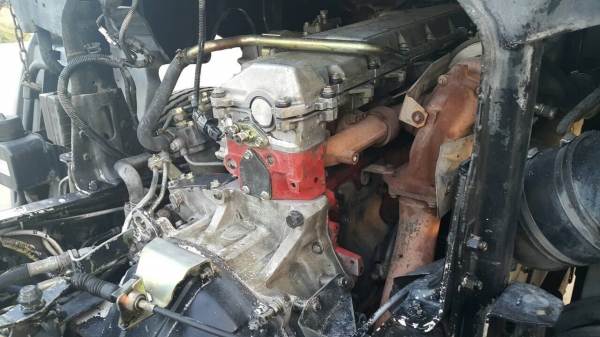 ขายด่วนสิบล้อสองเพลาหัวคัสซี 1Jสมอทองเครื่อง260แรงปี45 สภาพสวยพร้อมใช้