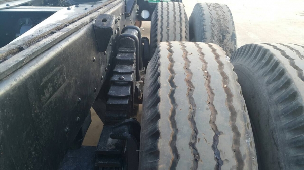 ขายด่วนสิบล้อสองเพลาหัวคัสซี 1Jสมอทองเครื่อง260แรงปี45 สภาพสวยพร้อมใช้