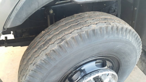 ขายด่วนสิบล้อสองเพลาหัวคัสซี 1Jสมอทองเครื่อง260แรงปี45 สภาพสวยพร้อมใช้